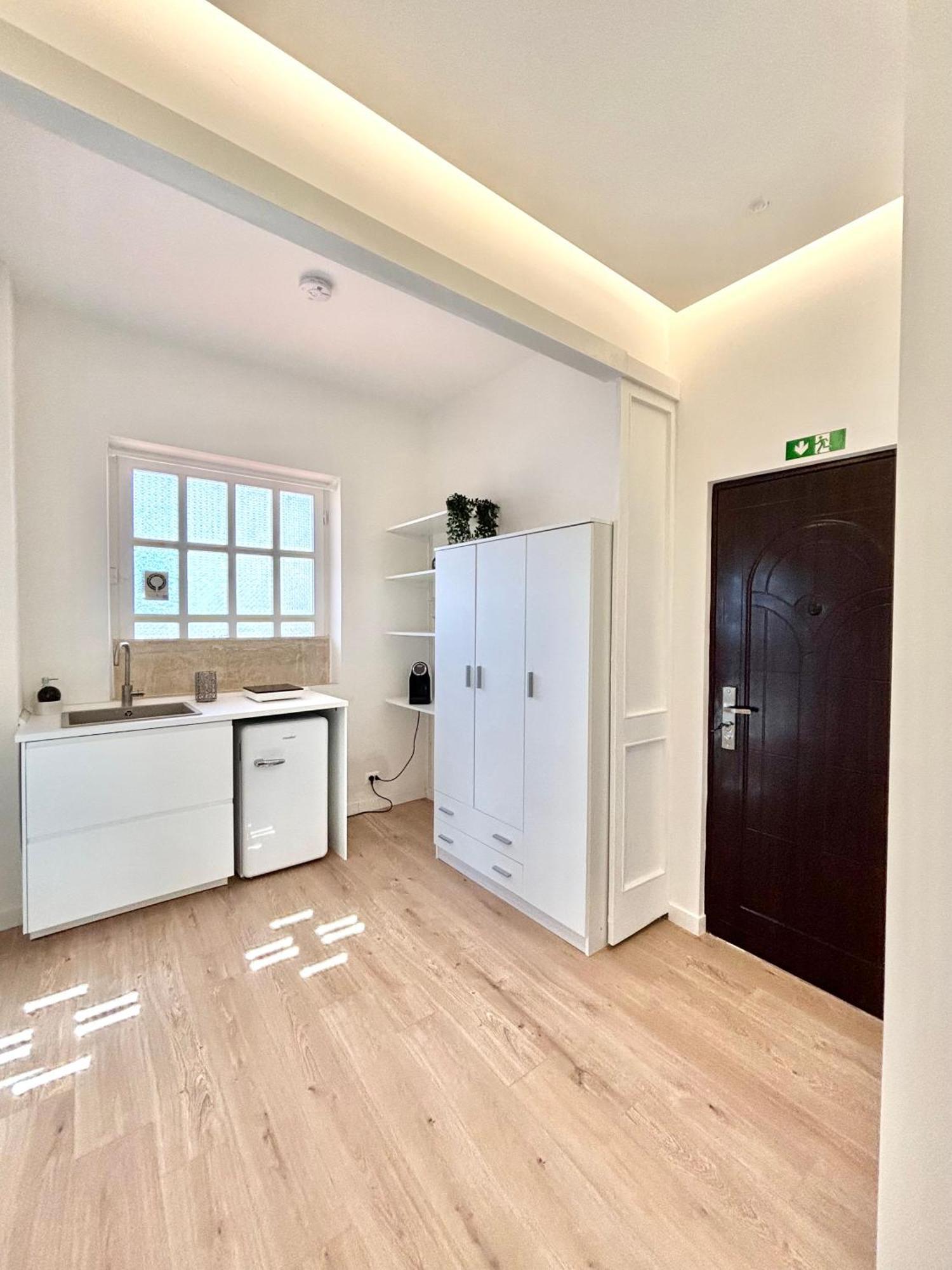 Guest House Maison Margot Fiumicino Bagian luar foto