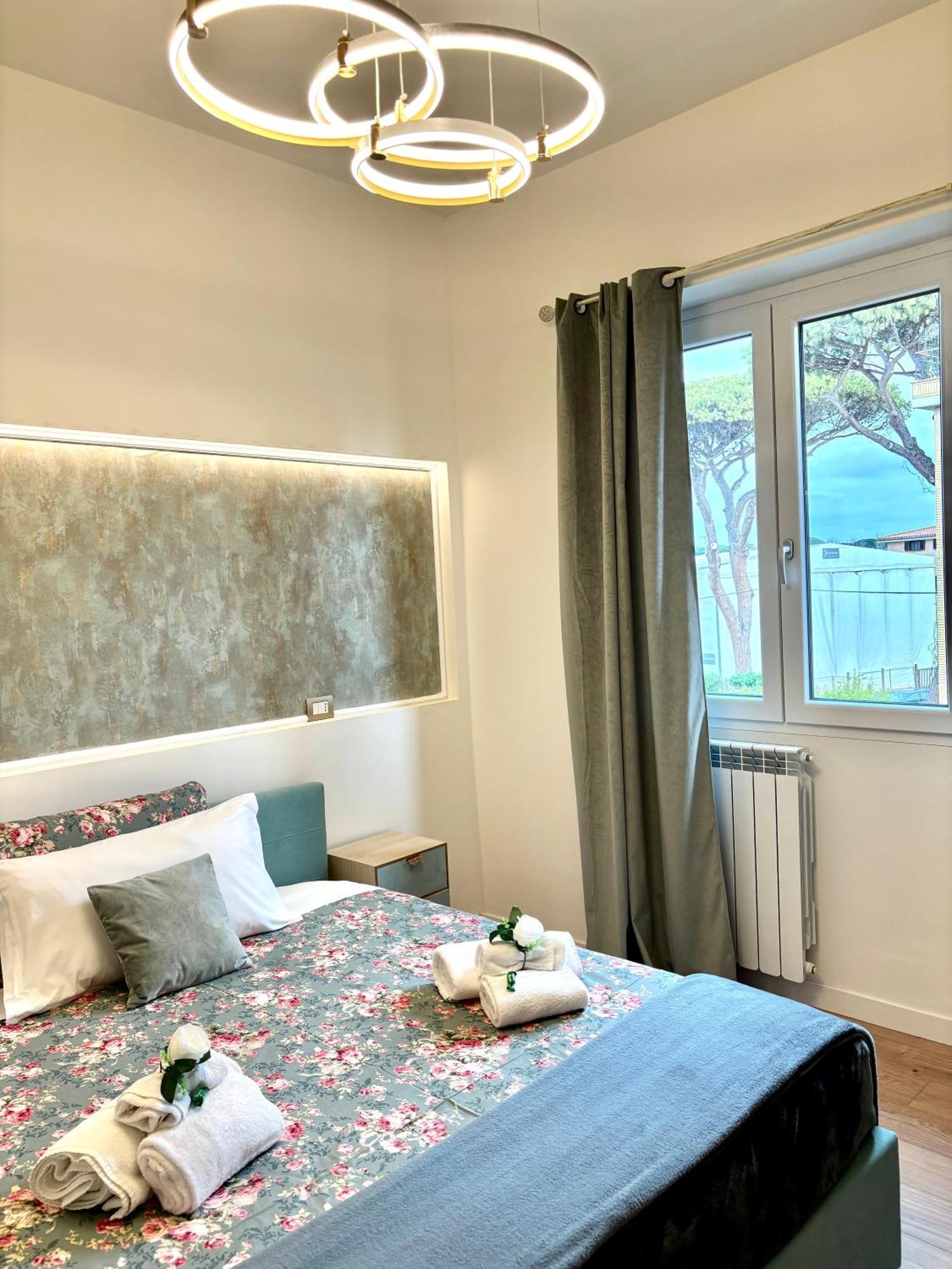 Guest House Maison Margot Fiumicino Bagian luar foto